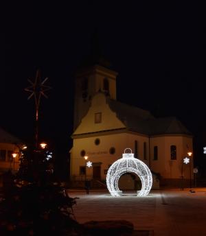 Vánoční koncert ZUŠ, Zvonkový průvod, rozsvícení vánočního stromku a koule 1